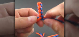 The four strand paracord braid is achieved in a similar way to the three strand one. How To Tie A Four Strand Round Braid Easily Weaving Wonderhowto