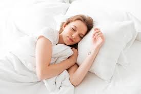 Ada cukup makanan yang diproduksi di dunia untuk memberi makan seluruh penduduk, tetapi 820 juta orang di seluruh dunia pergi tidur. Sejarah Hari Tidur Sedunia Ingatkan Lagi Soal Tidur Yang Berkualitas Limapagi