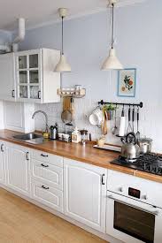 Kitchen set aluminium berwarna putih dengan konsep modern ini lengkap dengan meja kursi makan model bar. Modular Kitchen Set 20 Benefits For Your Kitchen Talkdecor Kitchen Design Small Galley Kitchen Design Kitchen Interior