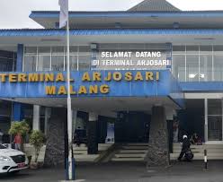 Kesan pelajar nu jadi anggota paskibra di balai kota surabaya. Antisipasi Corona Pemkot Awasi Ketat Pemudik Yang Tiba Di Kota Malang Okezone News