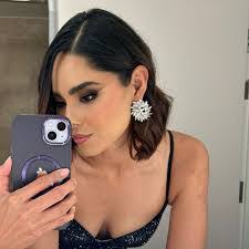 Daisy Gallegos's Instagram, Twitter & Facebook