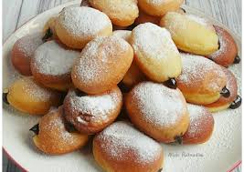 Hidangan donat pisang isi coklat akan disukai si buah hati dan kaluarga. Resep Bomboloni Lembut Isi Coklat Menggugah Selera Resep Kue Com