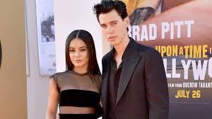 Austin butler has been cast as elvis in a currently untitled biopic of the king of rock and roll, which will not only be directed by baz luhrmann but also star tom hanks as the music legend's. Austin Butler Says He S Honored To Be Playing Elvis As He Channels The King On The Red Carpet Exclusive Wusa9 Com