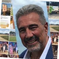 Daniel Vigna's Instagram, Twitter & Facebook