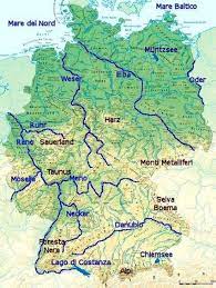 History of germania germania is an ancient land extending east of rhine and north of the upper and middle danube, covering the area of modern it stretched up to five hundred thousand square kilometers and was inhabited by about five million people. La Geografia Della Germania