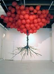 Top Of The Tree Is The Balloons Then They Flipped An Actually Tree Upside Down To Make It The Roots Creative Balloon Art Installation Art Balloon Tree