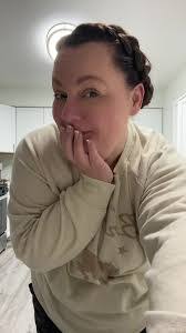 Amy Schmucker's Instagram, Twitter & Facebook