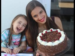 Schon mit wenigen handgriffen und der richtigen deko verwandelt sich jede praktische küche in einen einladenden und wohnlichen ortfoto: Schwarzwalder Kirschtorte Sallys Classics Sallys Welt Youtube