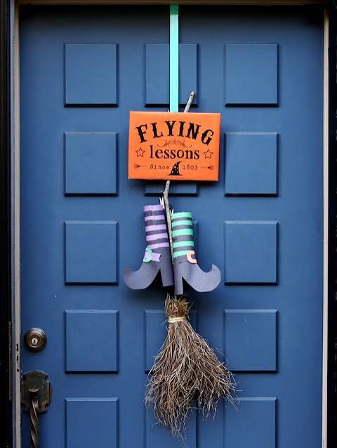Easy & Free DIY Halloween Door Decoration {in 10 Minutes!} - A Piece Of Rainbow