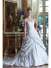 Ian Stuart Libertine This Striped Fabric Gown Is A Modern Style Statement The Strapless Sweetheart Neckline Used Wedding Dresses Wedding Dresses Bridal Gowns