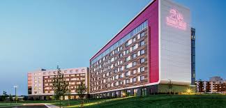 Located in st pete beach, 200 feet from treasure island, island inn beach resort provides accommodations with an outdoor swimming pool, free private parking, a bar and a garden. Hotel Treasure Island Resort Casino