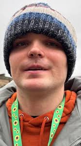 Could anybody make this photo a bit clearer please ?