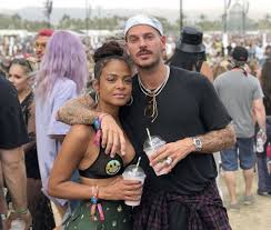 They started dating in augst 2017, and in 2018, he moved from france to l.a. Matt Pokora Et Christina Milian Bientot Parents Ou Va Grandir Leur Petit Garcon