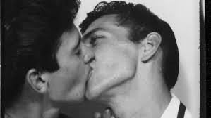 Black And White Kissing Aesthetic Pin On Love Your Society