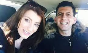 A ka njeri të më ndihmojë”/Burri përdorues droge, e thirri për sqarim, por  i vuri zjarrin me benzinë e iku me vrap