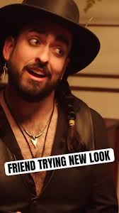 Zach has a new look (this look still holds up, tbh). 🔥