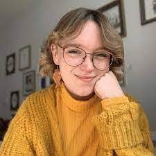 Caroline Roper's Instagram, Twitter & Facebook