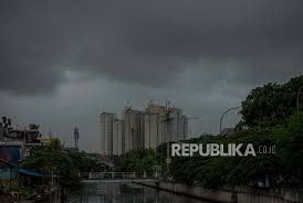 Menurut informasi cuaca badan meteorologi, klimatologi, dan geofisika (bmkg), sebagian wilayah jakarta diperkirakan hujan siang hingga malam hari. Bmkg Perkirakan Sebagian Jakarta Hujan Siang Sore Ini Republika Online