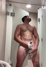 Hot men: Cruising - Gym Shower - ThisVid.com