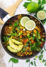 Quinoa Chili Mit Schwarzen Bohnen Und Avocado Vegan Heaven Rezept Rezepte Quinoa Chili Gesunde Rezepte