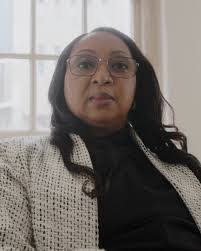 Bibi Azeez's Instagram, Twitter & Facebook