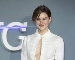 Born in san bernardino, california, and raised in simi valley, woodley began mod. Shailene Woodley 1991 Portrait Kino De