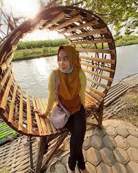 Contohnya desa wisata betet (kecamatan ngronggot), yang pada hari minggu pengunjungnya bisa sampai 3 untuk diketahui, desa betet kini memang sedang mengembangkan wahana wisata tani. Asli Nganjuk Ngadem Ning Wisata Tani Betet Ngronggot Facebook