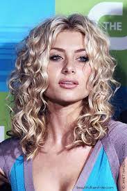 Alyson Michalka Curly Hair Love Curly Hair Styles Blonde Hair Pictures Curly Hair Styles Naturally