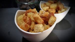 Croutons A L Ail Ingredients Nb De Personnes 6 50 G De Beurre 1 Gousse D Ail Emincee 1 2 Baguette Coupee En Des Prechauffer Le Croutons Alimentation Cuisine