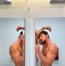 Christian Hogue on X: t.coghHqygbS7I new house new tour  t.coGO0u0Y00Ky  X