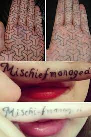 35 Eye Opening Photos That Show How Tattoos Age Over Time Finger Tattoos Fade Tattoo Aging Finger Tattoos