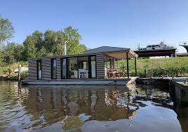Ein haus zu kaufen ist eine mögliche alternative zur miete. Ferienwohnung Hausboot Nordsee Deutschland Wilhelmshaven Booking Com