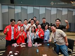 4U Team Building Day 1] Team 8  从第一个游戏开始就打破了我们的限制式思维变成突破成长式思维今天一整天下来都是能量状态满满的接受信息并透过各种不同的方式去更好的去悟到不同的思维突破