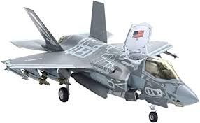 It is the most lethal, survivable and connected fighter aircraft in the world, giving pilots an advantage against any adversary and enabling them to execute their mission and come home safe. Italeri 510001425 1 72 F 35b Lightning Ii V Stol Version Modellbau Bausatz Standmodellbau Basteln Hobby Kleben Plastikbausatz Detailgetreu Unlackiert Amazon De Spielzeug