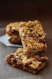 Aceasta prajitura este umeda, boagata si parfumata, un deliciu de iarna. Batoane Energizante Cu Fulgi De Ovaz Laura Adamache Retete Culinare