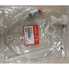 The handy fluid quart pump screwed on the bottle with no problem. Honda 08200 9011 Pump Fluid For Quart Bottle Lower Unit Gearcase Gear Lube 082009011
