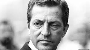 Demokrasinin mimarı öldü