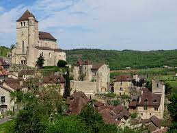 Perched on a cliff three hundred … Pin On Francia