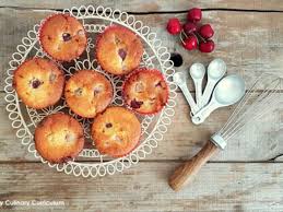 Muffins Aux Cerises Et Aux Pepites De Chocolat Blanc En 2020 Pepites De Chocolat Blanc Muffins Cerises Pepite Chocolat