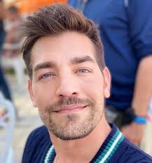 Mary Matt's Instagram, Twitter & Facebook