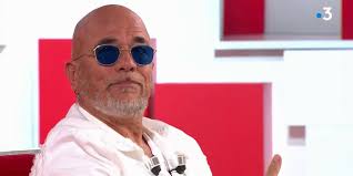 Pascal Obispo, ému, évoque Daniel Lévi et Les 10 Commandements