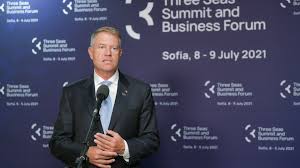 Klaus iohannis, președintele româniei a anunțat, miercuri, că sunt șanse destul de mari ca primul vaccin împotriva coronavirus să fie aprobat înainte de crăciun. DeclaraÈ›ia De PresÄƒ SusÈ›inutÄƒ De PreÈ™edintele Romaniei Klaus Iohannis