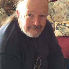 Do i have a little chick 🐥 at my window 🪟 or a goldfinch ♥️🤣🤣