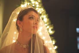 My husband and I got married in 2020 I love this picture but I would love  if someone could remove the pastor from the background. Please be nice 💕💐  thank you in