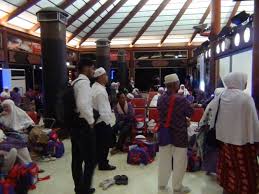 مسافر خلل فني يضطر طائرة يمنية للهبوط بعد نصف ساعة من إقلاعها في الأجواء الاندونيسية صور المصدر أونلاين