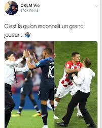 Epingle Par Antonia Sur Mbappe Joueurs De Foot Tweets Drole Joueur