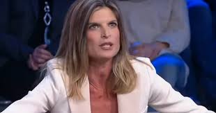 Silvio berlusconi, matteo salvini, e dario ginefra. Laura Ravetto Chi E Eta Carriera E Vita Privata Della Politica Italiana