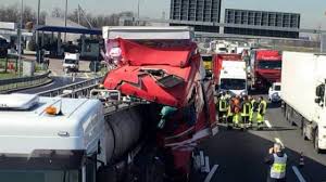 Secondo quanto emerso dalle prime. Incidente A1 Carambola Infernale E Km Di Code Vicino Parma