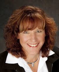 Kim Swope's Instagram, Twitter & Facebook