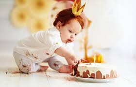 Dort findet ihr schöne ideen für kindergeburtstag kuchen mit vielen fotos und tipps und tricks zur gestaltung. Den 1 Geburtstag Feiern So Klappt S Ohne Stress Babyartikel De Magazin